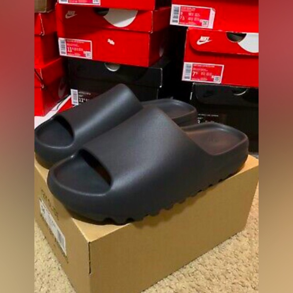 Yeezy slides adidas
